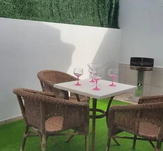 Con Piscina En Aldea Blanca