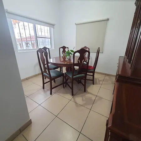 Con Piscina En Aldea Blanca